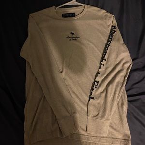 Long sleeve shirt never worn soft breathable material